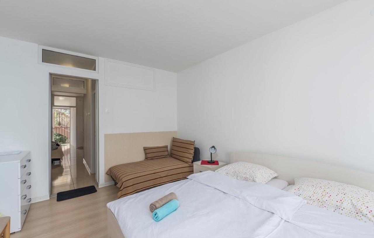 Peskera Apartments Tomicic Porec Room photo